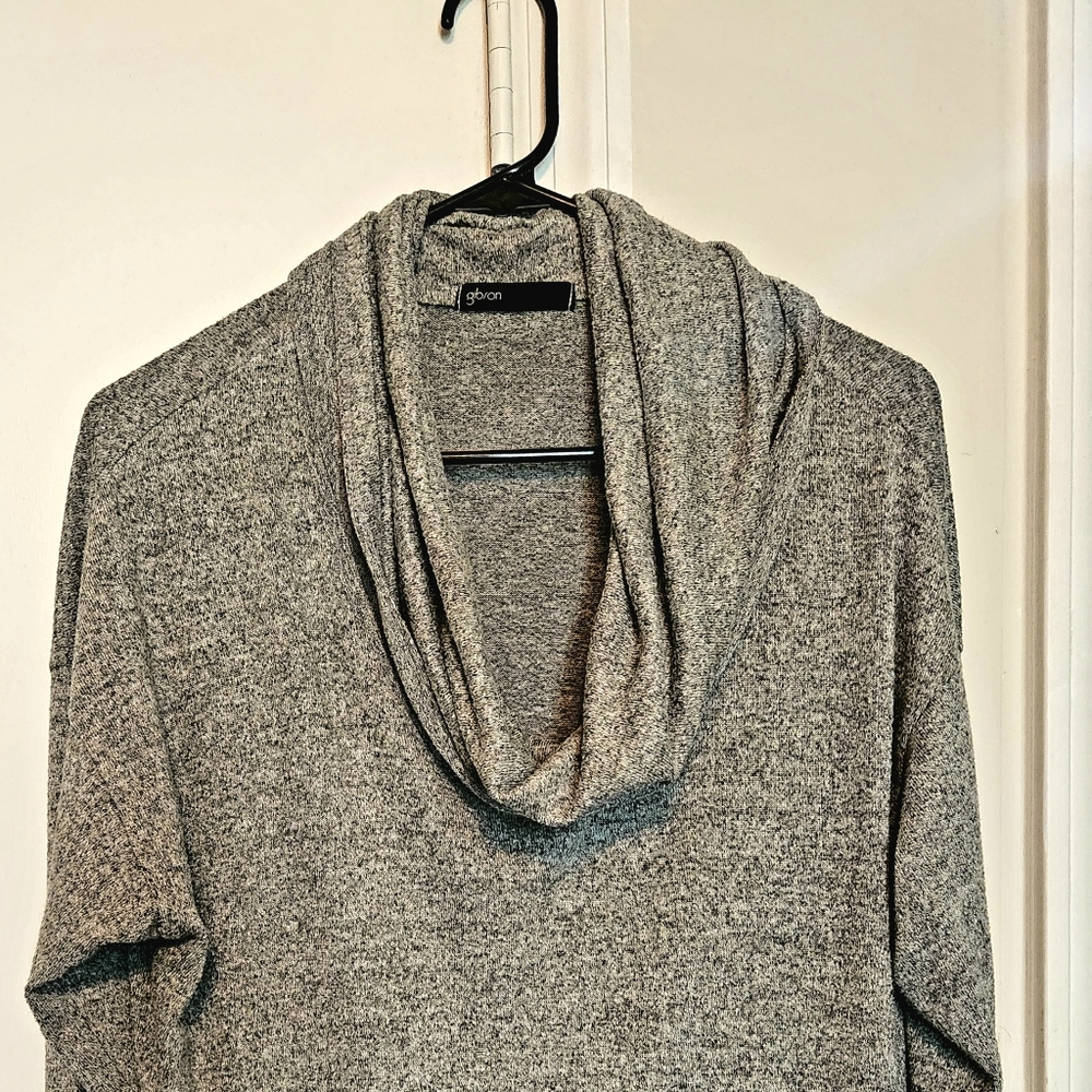 Scoop Neck Light Weight Pullover